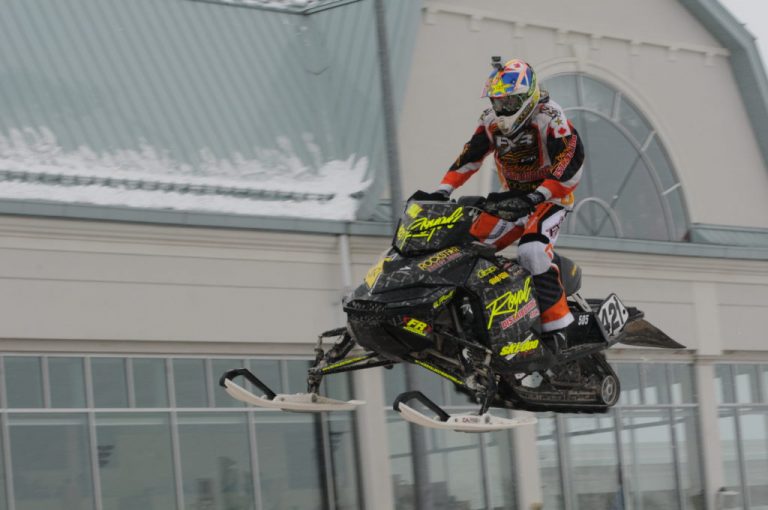 Dylan Hall Hooks Up with Team Rockstar