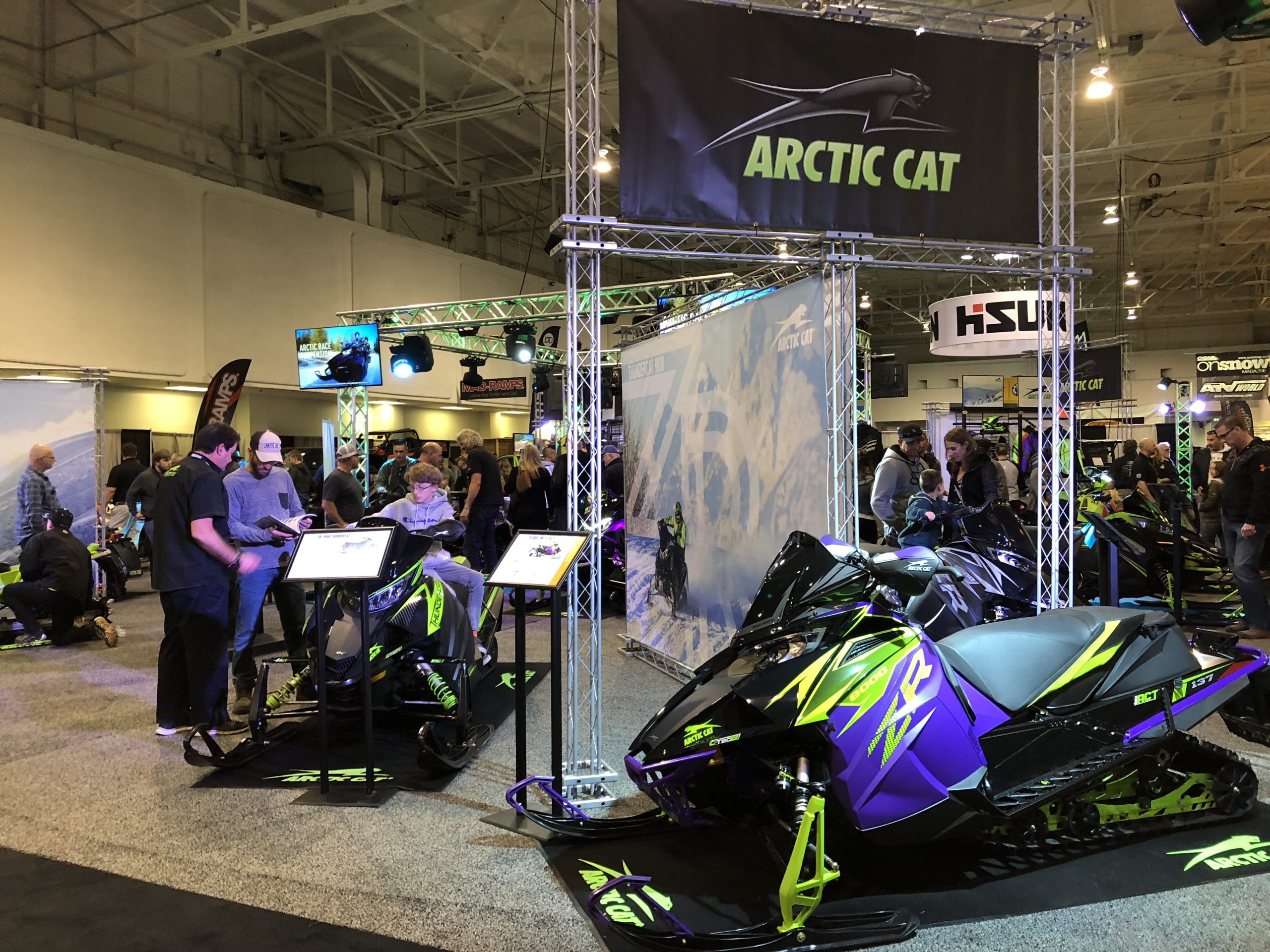 ARCTIC CAT SENDS CORPORATE BOOTH TO TORONTO SNOWMOBILE/ATV SHOW ARCTIC CAT SENDS CORPORATE BOOTH TO TORONTO SNOWMOBILE/ATV SHOW